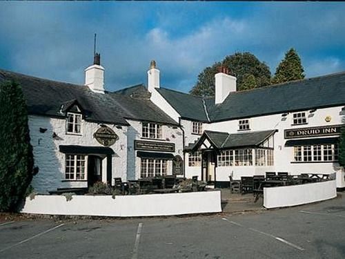 The Druid Inn Llanferres Bagian luar foto